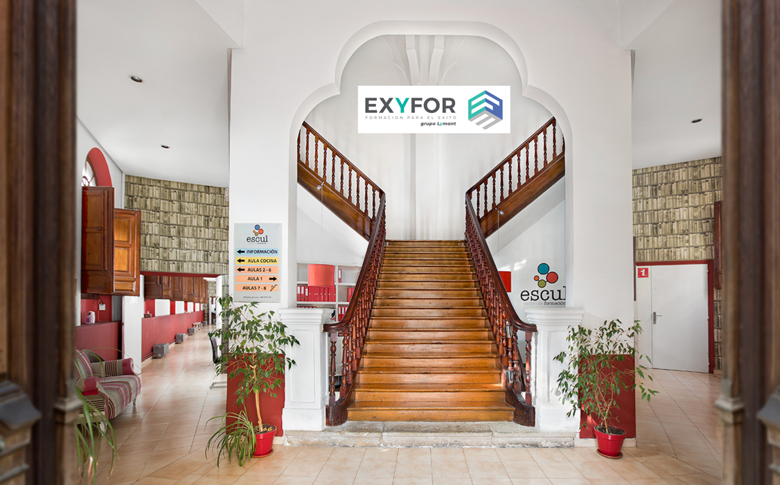 Centro EXYFOR – Interior escaleras